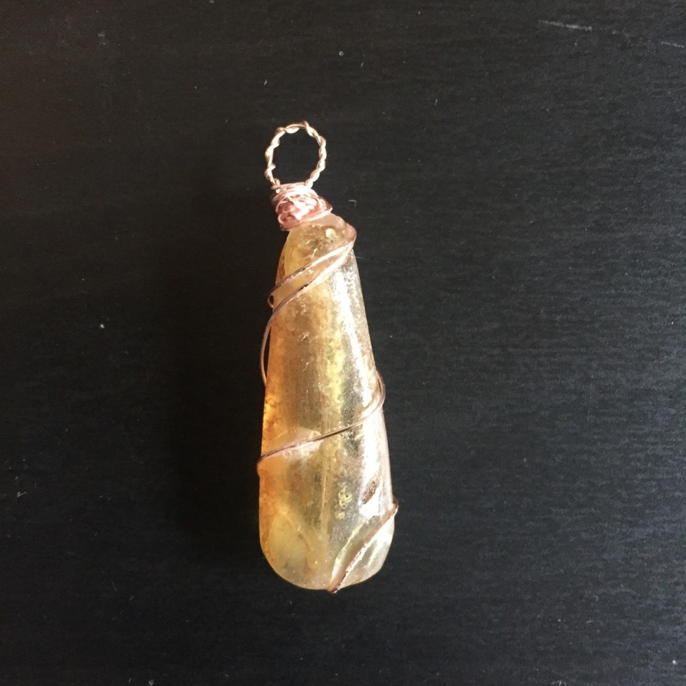 3/$20 ⚡️ Copal Amber wire wrapped pendant